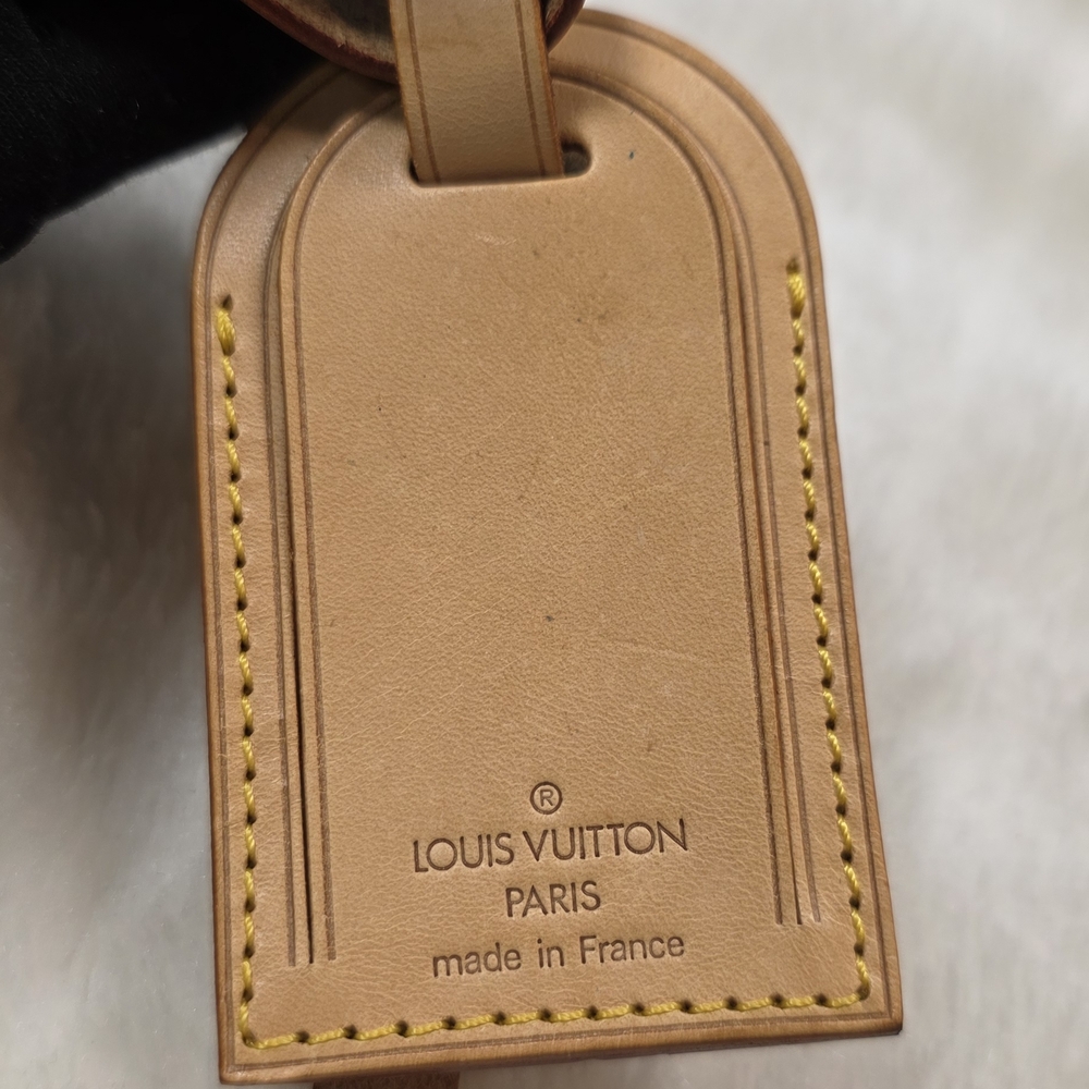 AUTHENTIC LV NAMETAG & POIGNET SET - Picture 2 of 15